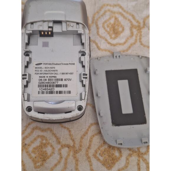 Lot of 3 Vintage Samsung Flip Phones Sprint Telus Verizon – Untested - Picture 7 of 7